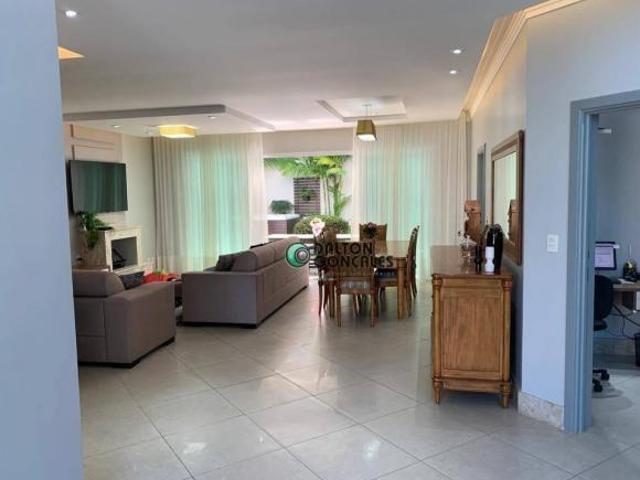Sobrado para venda em Green Park de 264.00m² com 3 Quartos, 3 Suites e 3 Garagens