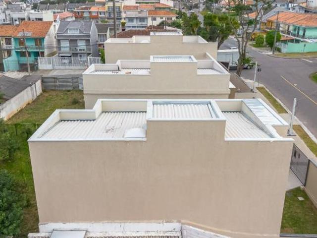 Sobrado para venda em Guabirotuba de 145.00m² com 3 Quartos, 3 Suites e 4 Garagens