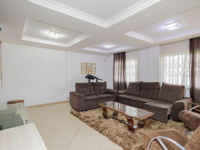 Sobrado para venda em Fanny de 160.00m² com 4 Quartos, 1 Suite e 3 Garagens