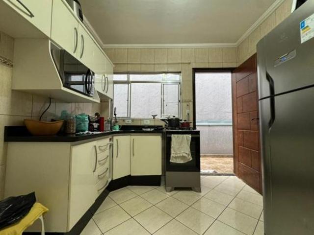Sobrado para venda em Jardim Nove de Julho com 5 quartos, sendo 1 suíte, 175m²