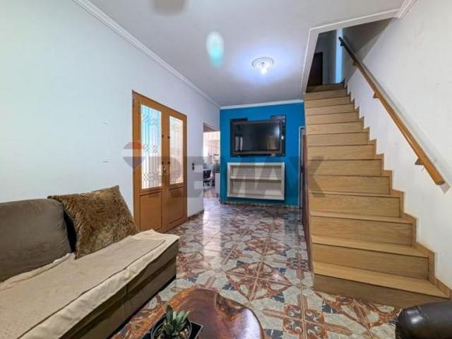 Sobrado para venda em Jardim Ariana de 173.00m² com 3 Quartos, 1 Suite e 1 Garagem