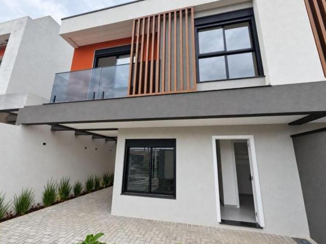 Sobrado para venda em Jardim Das Américas de 101.00m² com 3 Quartos, 1 Suite e 2 Garagens