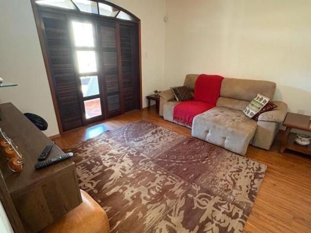 Sobrado para venda em Jardim Do Ypê de 320.00m² com 4 Quartos, 1 Suite e 3 Garagens