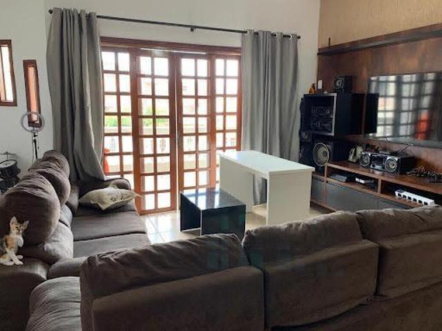 Sobrado para venda em Jardim Pacaembu de 260.00m² com 3 Quartos, 1 Suite e 4 Garagens