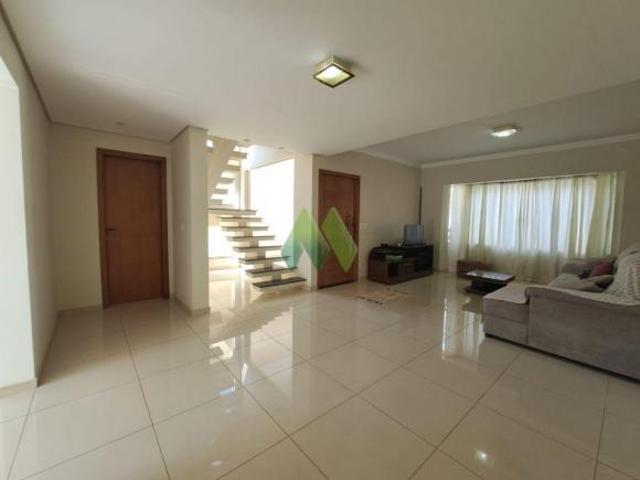 Sobrado para venda em Jardim Paraíso de 194.00m² com 3 Quartos, 1 Suite e 2 Garagens