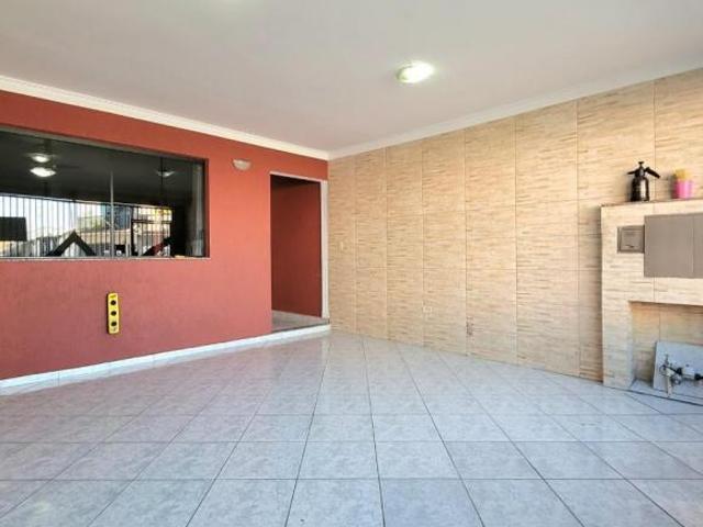 Sobrado para venda em Jardim Rina com 3 quartos, sendo 1 suíte, 199m²