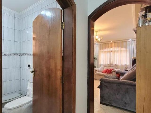 Sobrado para venda em Jardim Rina com 3 quartos, sendo 1 suíte, 224m²