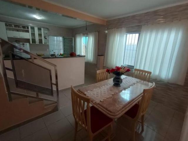 Sobrado para venda em Jardim Tuã de 250.00m² com 4 Quartos, 1 Suite e 2 Garagens