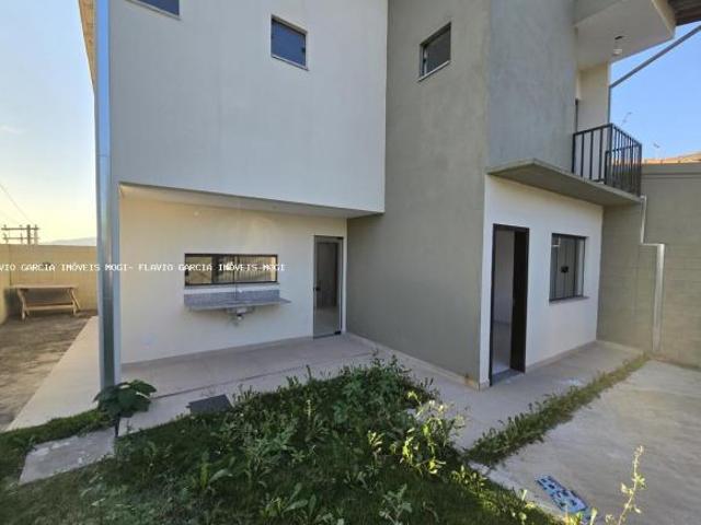 Sobrado para Venda em Mogi das Cruzes, Jardim Camila, 3 dormitórios, 2 suítes, 4 banheiros, 2 vagas