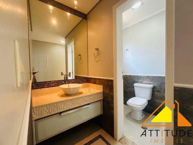 Sobrado para venda em Nova Petrópolis de 260.00m² com 3 Quartos, 3 Suites e 4 Garagens