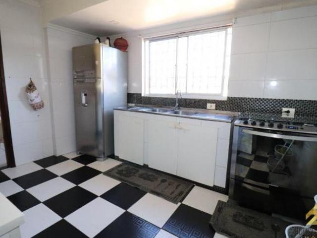 Sobrado para venda em Novo Mundo de 112.00m² com 3 Quartos e 4 Garagens
