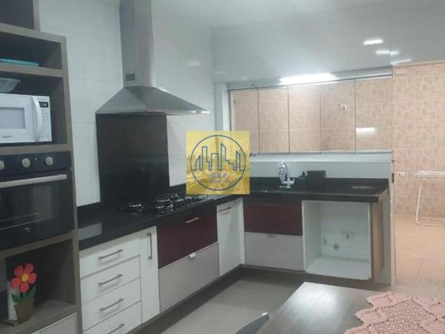 Sobrado para Venda em Santo André, Vila Pinheirinho, 3 dormitórios, 1 suíte, 2 banheiros, 2 vagas