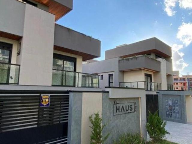 Sobrado para venda em Seminário de 256.00m² com 3 Quartos, 3 Suites e 2 Garagens