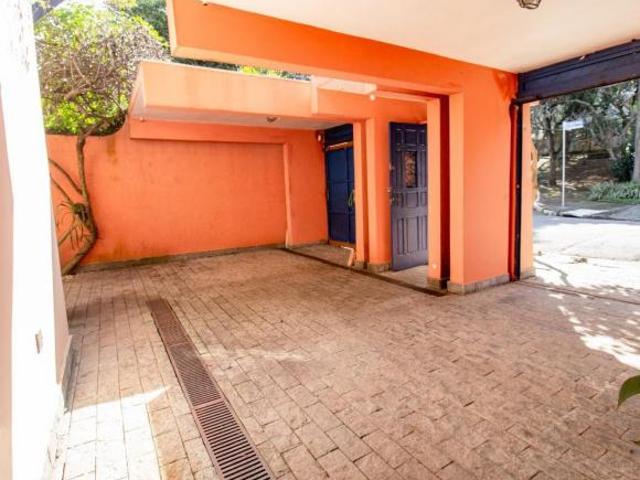 Sobrado para venda em Sumaré com 3 quartos, sendo 3 suítes, 280m²
