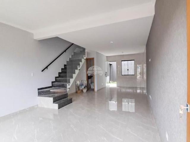 Sobrado para venda em Pinheirinho de 121.00m² com 3 Quartos, 1 Suite e 3 Garagens