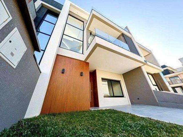 Sobrado para venda em Pinherinho de 170.00m² com 3 Quartos, 1 Suite e 2 Garagens