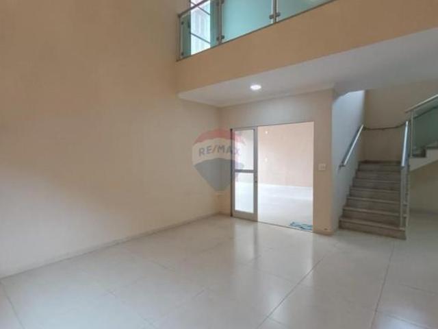 Sobrado para venda em Residencial Fortaleza de 485.00m² com 3 Quartos, 1 Suite e 4 Garagens