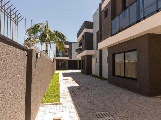 Sobrado para venda em Uberaba de 105.00m² com 3 Quartos, 1 Suite e 1 Garagem