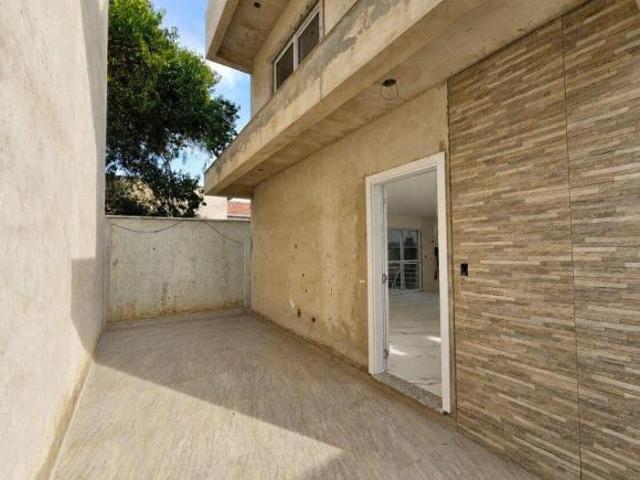 Sobrado para venda em Uberaba de 138.00m² com 3 Quartos, 3 Suites e 1 Garagem