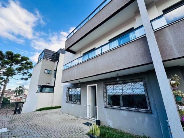 Sobrado para venda em Uberaba de 140.00m² com 3 Quartos, 1 Suite e 2 Garagens