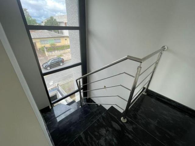 Sobrado para venda em Uberaba de 241.00m² com 3 Quartos, 3 Suites e 3 Garagens