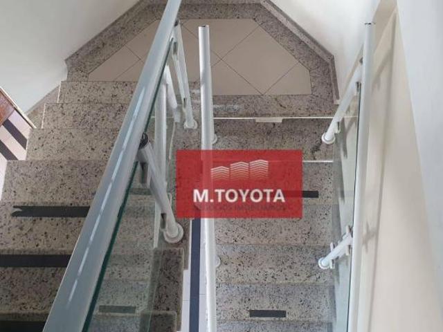 Sobrado para venda em Vila Galvão de 156.00m² com 3 Quartos, 1 Suite e 4 Garagens
