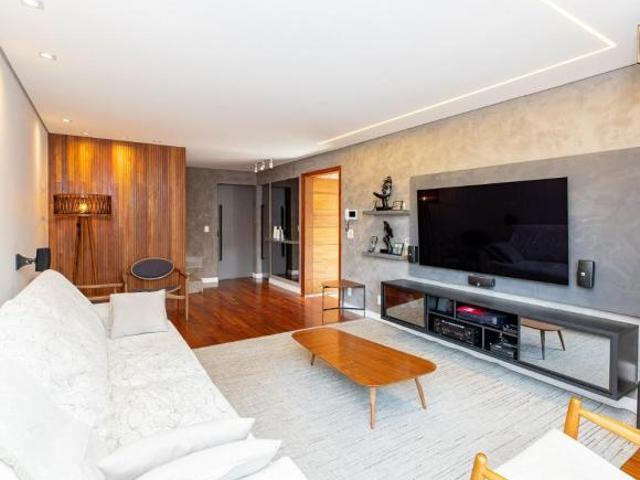 Sobrado para venda em Vila Madalena com 3 quartos, sendo 1 suíte, 186m²