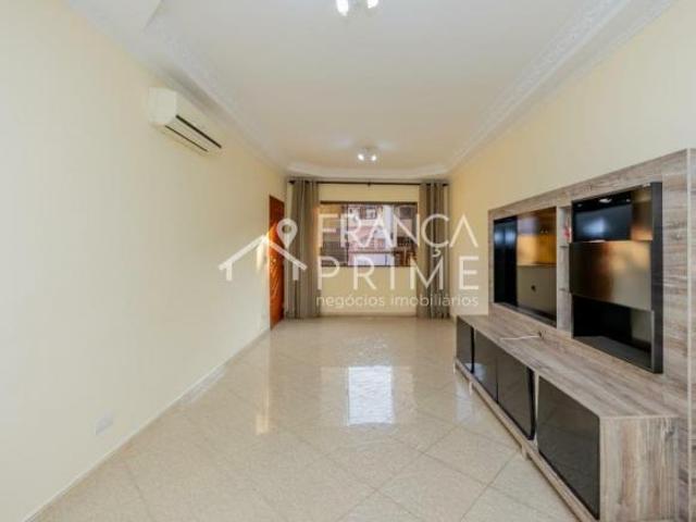 Sobrado para venda em Vila Pirituba de 247.00m² com 3 Quartos, 1 Suite e 5 Garagens