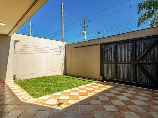 Sobrado para venda em Xaxim de 147.00m² com 3 Quartos, 1 Suite e 2 Garagens