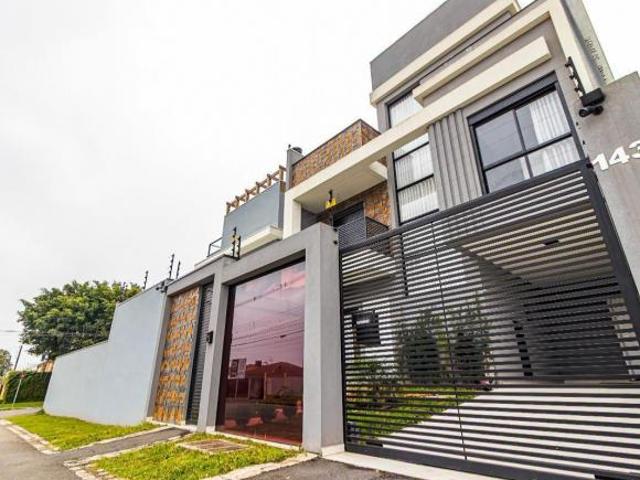 Sobrado para venda em Xaxim de 208.00m² com 3 Quartos, 3 Suites e 2 Garagens