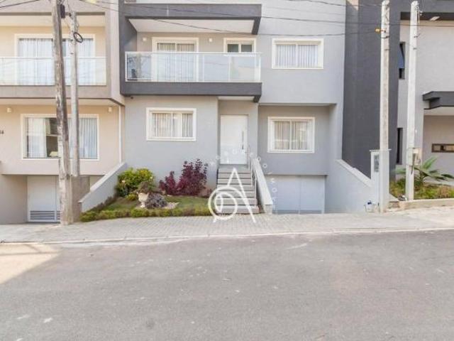 Sobrado para venda em Xaxim de 266.00m² com 3 Quartos, 3 Suites e 3 Garagens
