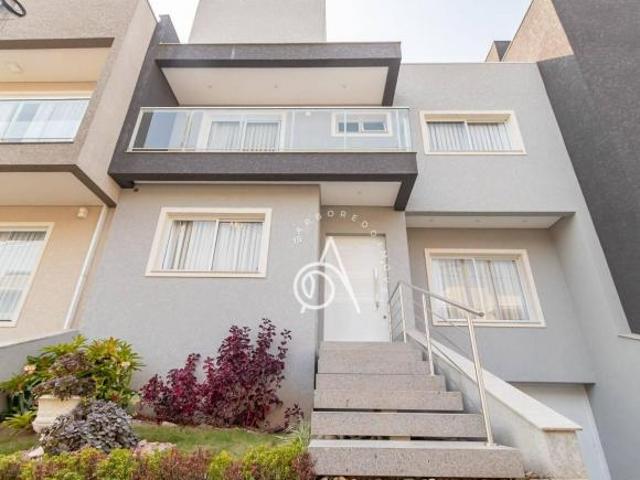 Sobrado para venda em Xaxim de 266.00m² com 3 Quartos, 3 Suites e 3 Garagens