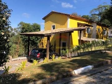 Sobrado para venda no Condomínio Parque Suíça, meio a Serra da Cantareira com 400 metros quadrados