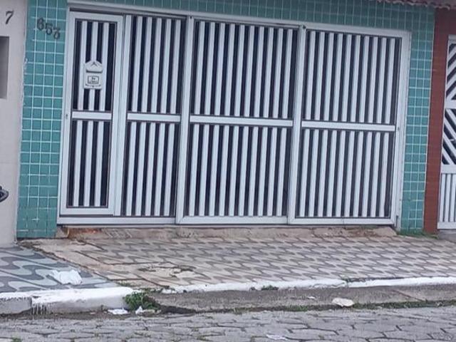 Sobrado Para Venda na Guilhermina Praia Grande SP, Lado Praia