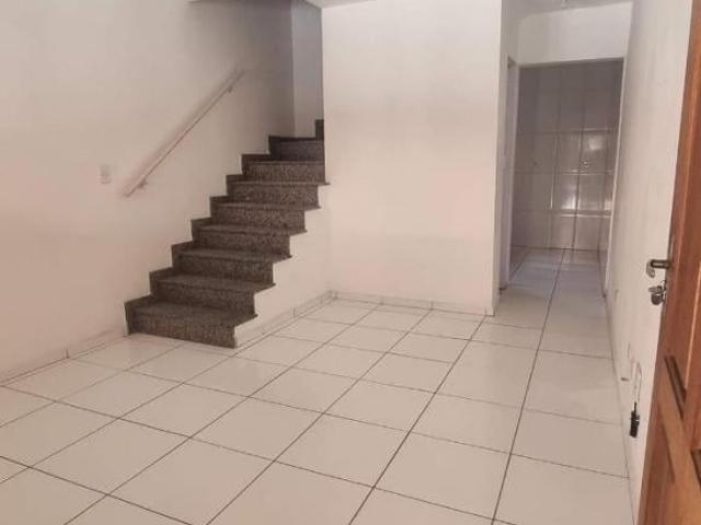 Sobrado para Venda por R$265.000,00 com 75m², 2 dormitórios, 1 vaga e 1 banheiro Jardim das olivei