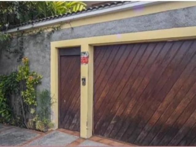 Sobrado para Venda por R$2.100.000,00 com 500m², 3 dormitórios, 1 suite e 10 vagas Vila esperança