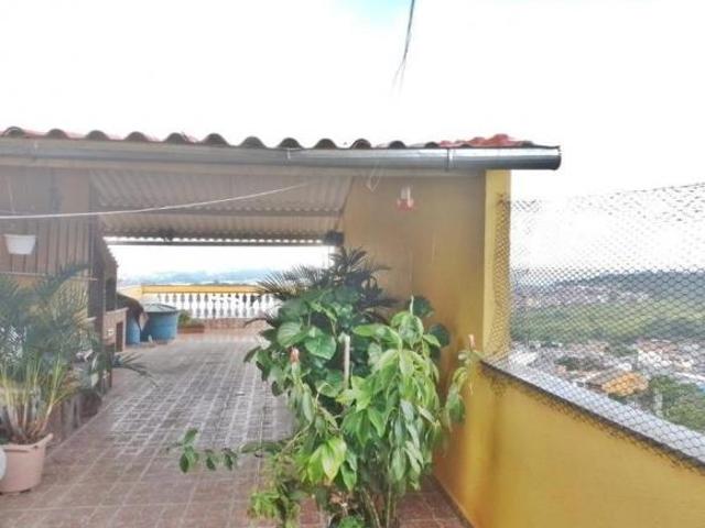 Sobrado para Venda por R$680.000,00 com 301m², 6 dormitórios, 1 vaga e 4 banheiros Jardim madre an
