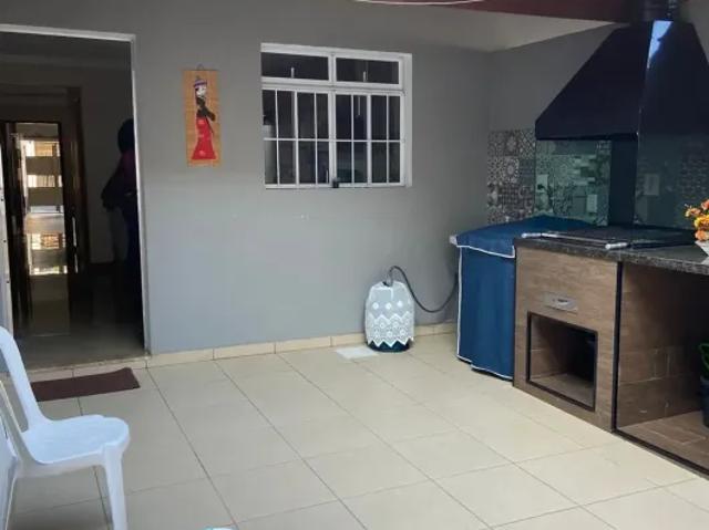 Sobrado para venda possui 140 metros quadrados com 3 quartos em Jardim Santo Elias São Paulo SP