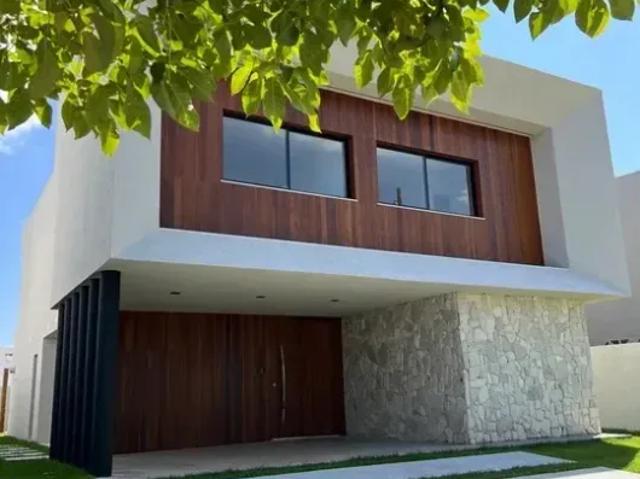 Sobrado para venda possui 280 metros quadrados com 4 quartos