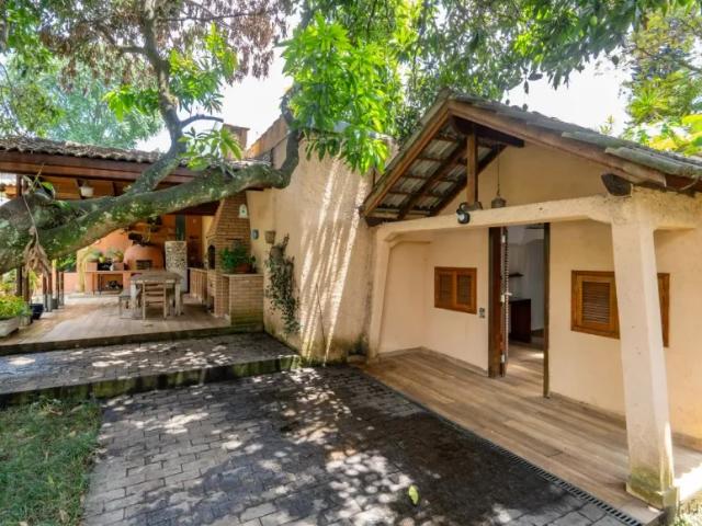 Sobrado para venda tem 500 metros quadrados com 3 quartos em Chácara Monte Alegre São Paulo SP