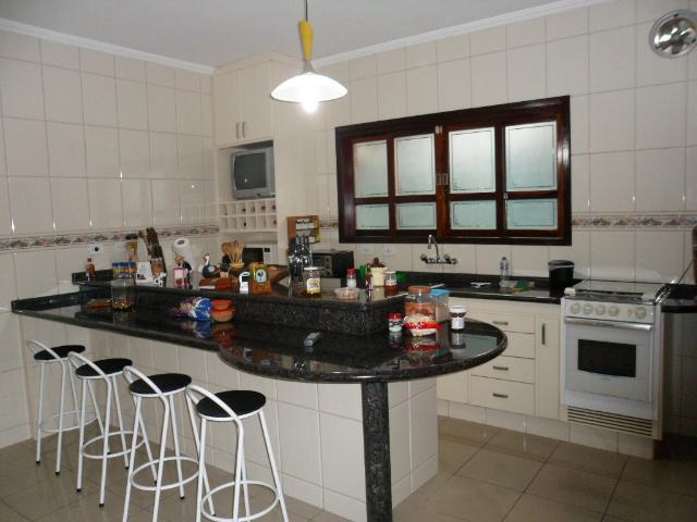 Sobrado para Venda/Aluguel com 4 quartos, 250 m² por R$ 1.250.000