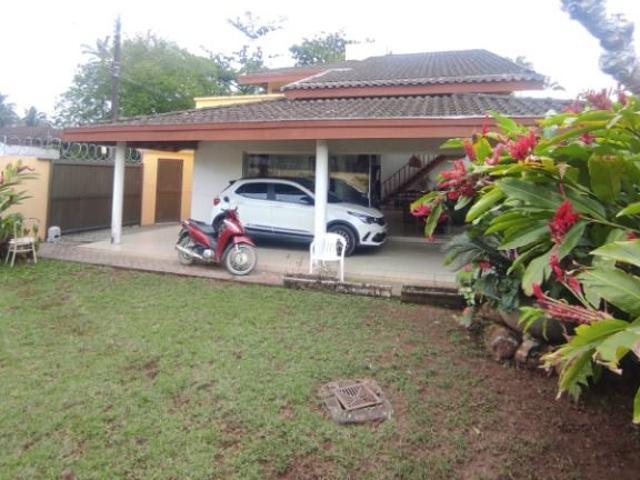 Sobrado para Venda/Aluguel com 5 quartos, 327 m² por R$ 1.150.000