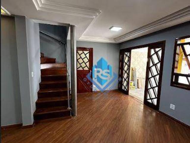Sobrado para Venda/Aluguel com 7 quartos, 380 m² por R$ 1.320.000