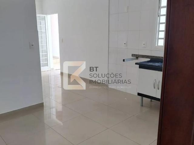 Sobrado para Venda/Aluguel com 2 quartos, 240 m² por R$ 850.000