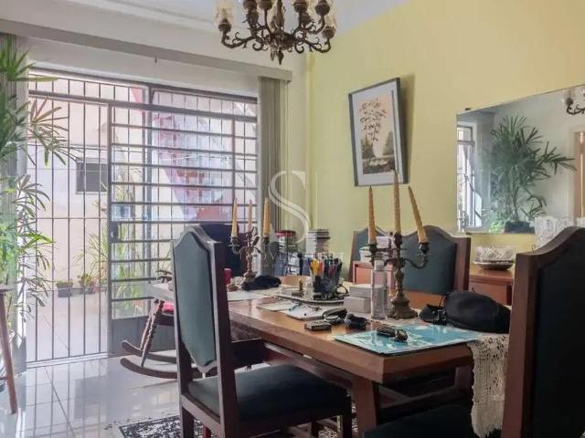 Sobrado para Venda/Aluguel com 3 quartos, 210 m² por R$ 1.650.000