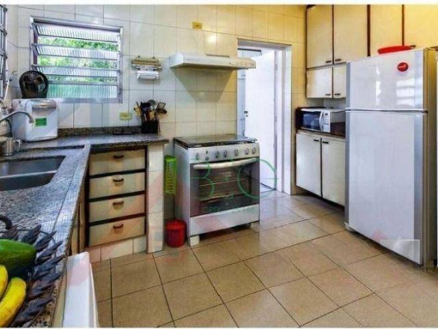 Sobrado para Venda/Aluguel com 3 quartos, 250 m² por R$ 960.000