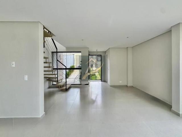Sobrado Pronto para Morar | 3 Quartos | Suíte com Closet | Quintal com 130m²