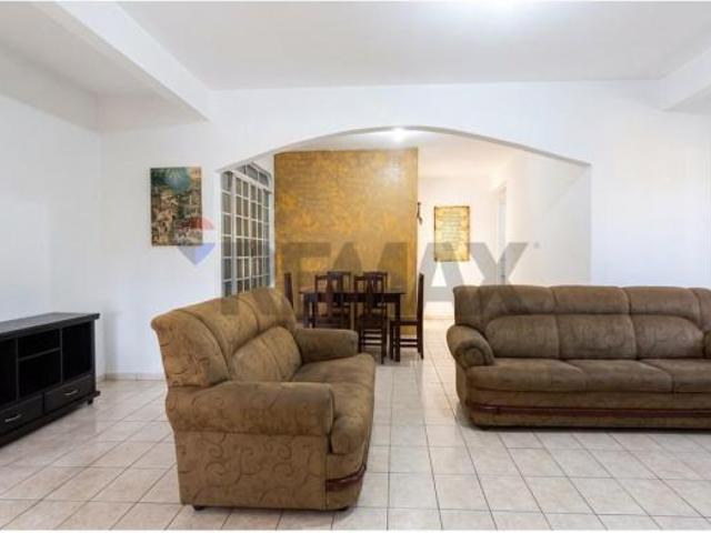 Sobrado Quadra 12, Brazlândia, 264m², 6 quartos, 2 suítes, uso residencial e comercial