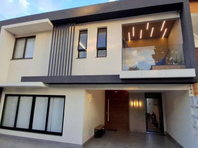 SOBRADO REFORMADO, QE 36, GUARÁ II, 4 SUÍTES, 294m², ACEITA FINANCIMENTO E FGTS
