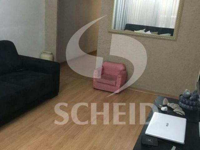 Sobrado residencial com 152m2, 4 quartos, 2 suítes e 2 vagas no Campo Grande